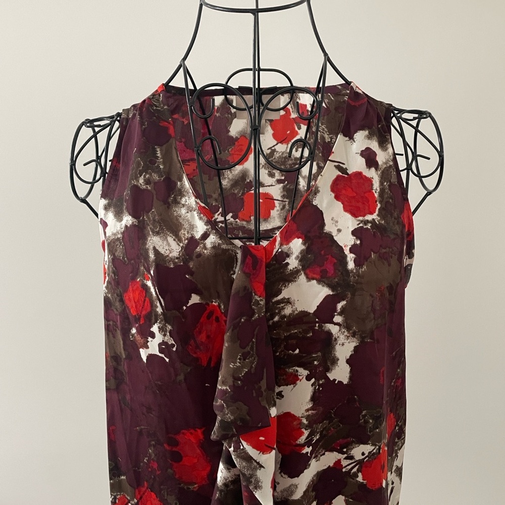 LOFT Women's Abstract Sleeveless Blouse V Neck Ruffle soft size XS